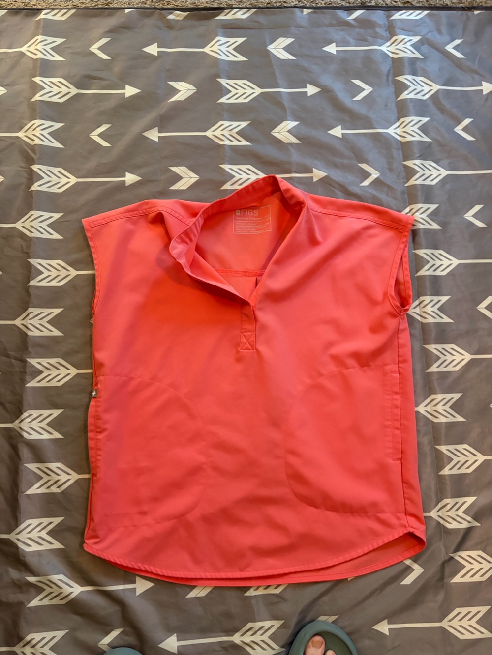 Figs Women's Coral rafaela Scrub Top